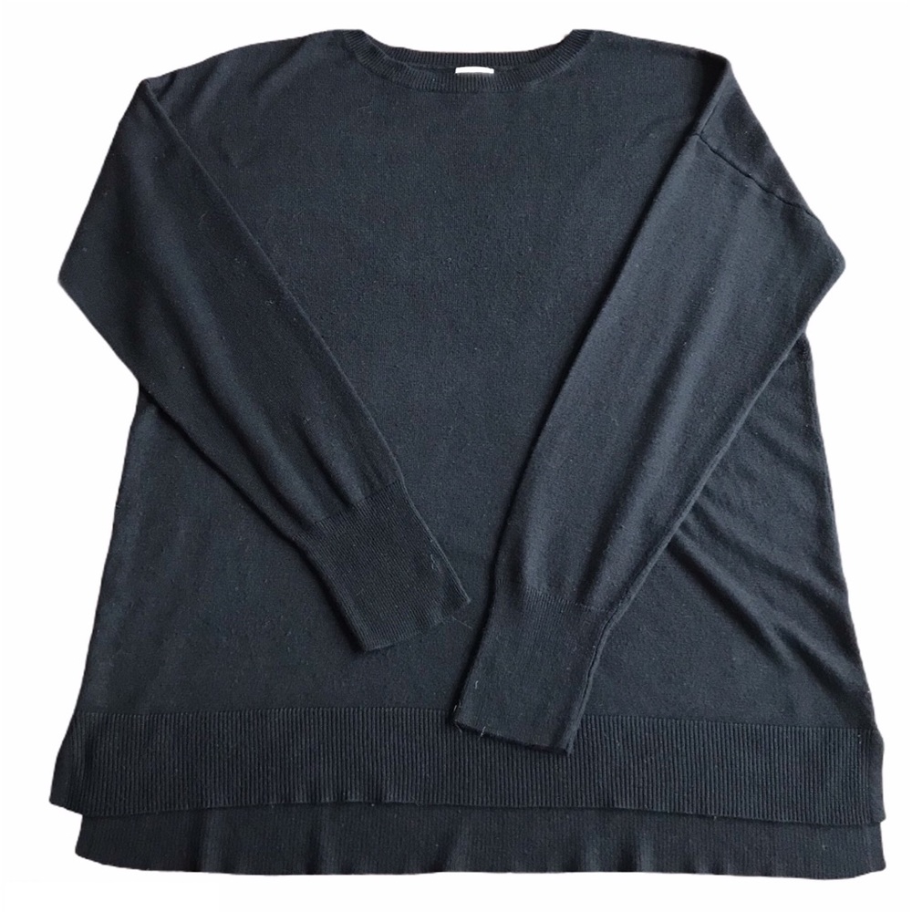 Women’s Lightweight Black Knit Crewneck Sweater